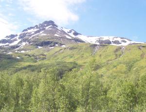 zbytky snìhu tají celé léto - blízko Tromsø