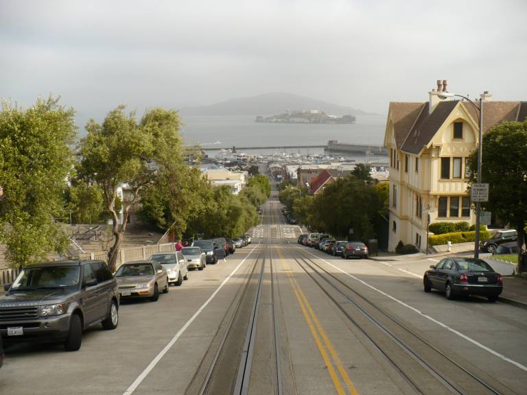 San Francisko - pohled na pøístav Fischermans wharf a ostrov Alcatraz