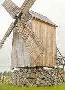 vìtrný mlýn na estonském ostrovì Saaremaa